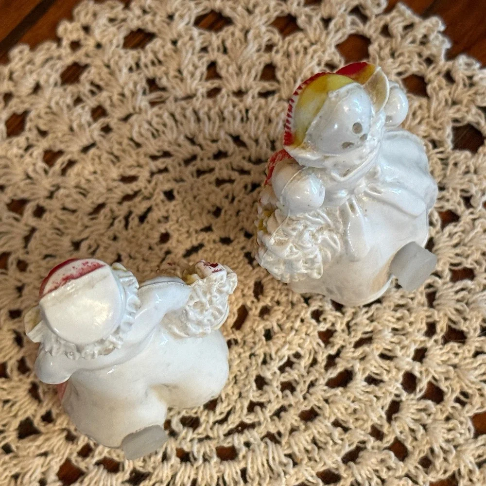 Dutch Boy and Girl Salt Pepper Shaker Set Red White Good Vintage